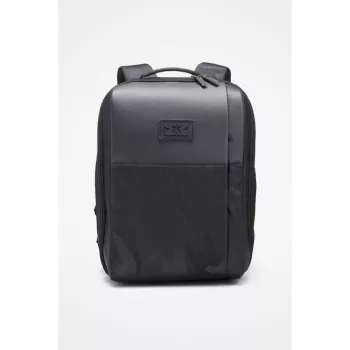  MiniMeis pelenkázó hátizsák és babarögzítő hám étkezőszékhez Hero G5 Black